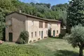 Villa 12 bedrooms 1 000 m² Lucca, Italy
