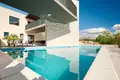6 bedroom villa 250 m², All countries