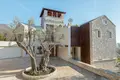 Villa 12 habitaciones 1 400 m² Tivat, Montenegro