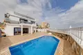 4 bedroom Villa 210 m² Torrevieja, Spain