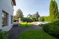 Haus 4 Zimmer 360 m² Babites novads, Lettland