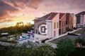 3 bedroom townthouse 185 m² Katun Rezevici, Montenegro