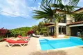 4 bedroom Villa 200 m², All countries