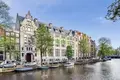 Mieszkanie 2 pokoi 81 m² Amsterdam, Holandia