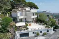 4-Schlafzimmer-Villa 365 m² Loano, Italien