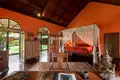 4-Schlafzimmer-Villa 450 m² Cepaka, Indonesien