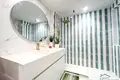 3 bedroom apartment 2 740 m² Dubai, United Arab Emirates