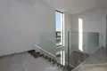 Villa de 4 dormitorios 325 m², Todos los paises