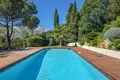 Villa de tres dormitorios 260 m² Francia, Francia