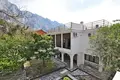 Villa de 4 dormitorios 350 m² Donji Orahovac, Montenegro