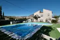 4-Schlafzimmer-Villa 210 m², Alle Länder