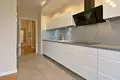 Apartamento 3 habitaciones 77 m² en Varsovia, Polonia