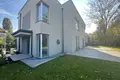 7 room house 324 m² in Warsaw, Poland