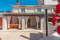 Hotel 597 m² Umag, Kroatien