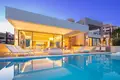 villa de 5 dormitorios 592 m² Marbella, España