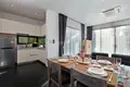 Villa mit 2 Schlafzimmern 126 m² Chalong, Thailand
