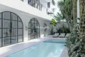 6-Schlafzimmer-Villa 450 m² Kerobokan Kelod, Indonesien