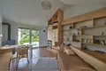 5 room house 330 m² Splitska, Croatia