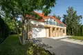 House 321 m² Lodz, Poland