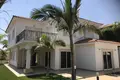 4 bedroom house 355 m² Koinoteta Agiou Tychona, Cyprus