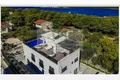 5 bedroom house 270 m² Okrug Donji, Croatia