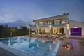 Villa de 4 dormitorios 305 m² Porec, Croacia