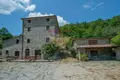 Commercial property 1 000 m² in Caprese Michelangelo, Italy