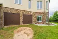 House 665 m² Pryliepy, Belarus