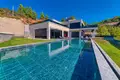 Villa 8 bedrooms 2 500 m² Mahmutlar, Turkey