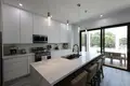 2 bedroom condo 123 m² West Bay, Honduras