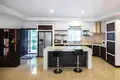 3 bedroom villa 300 m² Phuket Province, Thailand