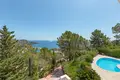 Villa de tres dormitorios 120 m² Francia, Francia