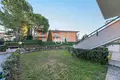 Mieszkanie 2 pokoi 70 m² Sirmione, Włochy
