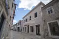 Propiedad comercial 102 m² en Herceg Novi, Montenegro