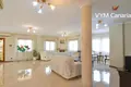 villa de 5 dormitorios 360 m² Urbanizacion Dona Pepa, Španjolska