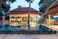 Villa de tres dormitorios 596 m² Phuket, Tailandia