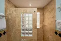2 bedroom condo 129 m² West Bay, Honduras