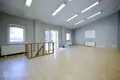 Propiedad comercial 3 habitaciones 77 m² en Riga, Letonia