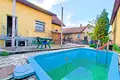 8 room house 240 m² Pilisvoeroesvar, Hungary