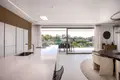 Villa de 4 dormitorios 674 m² Estepona, España