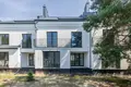7 room house 307 m² in Warsaw, Poland