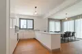 Квартира 1 комната 61 м² Строволос, Кипр