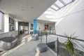 Propiedad comercial 8 habitaciones 267 m² en Varsovia, Polonia