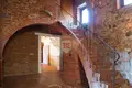 Commercial property 1 000 m² in Siena, Italy