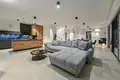 Вилла 4 спальни 310 м², Все страны