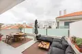 Complejo residencial Moradia T3 Renovada em Condomínio com Piscina – Monte Estoril
