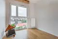 Mieszkanie 4 pokoi 76 m² Warszawa, Polska