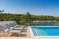 Villa 10 rooms 244 m² Splitska, Croatia