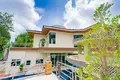 Villa de 4 dormitorios 420 m² Ban Kata, Tailandia