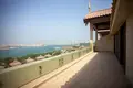 Kompleks mieszkalny Luxury penthouses in a prestigious beachfront complex, Palm Jumeirah, Dubai, UAE